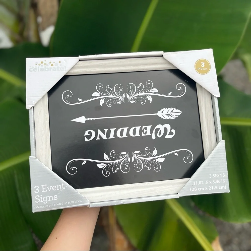 BNIB Hosley 3 Pack of Farmhouse White Wedding Signage 11.5 Inch Long